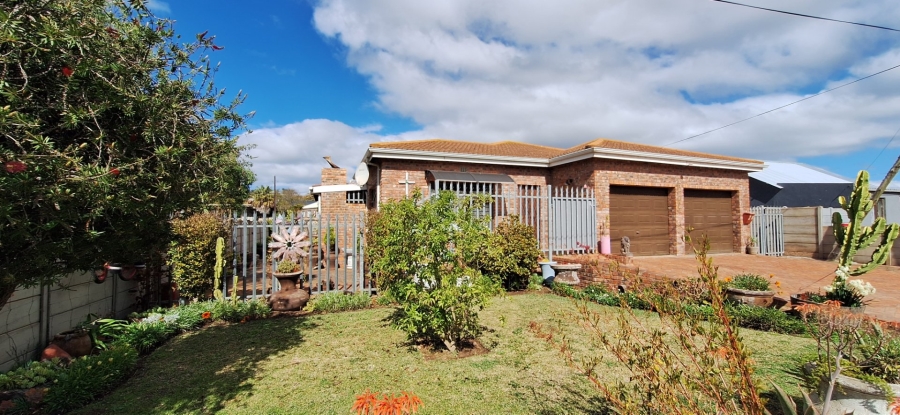3 Bedroom Property for Sale in Albertinia Western Cape